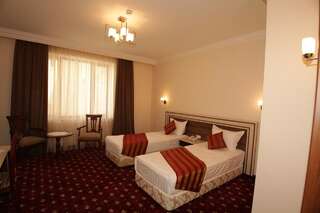 Отель Отель Арцах Ереван Стандартный двухместный номер с 2 отдельными кроватями-1